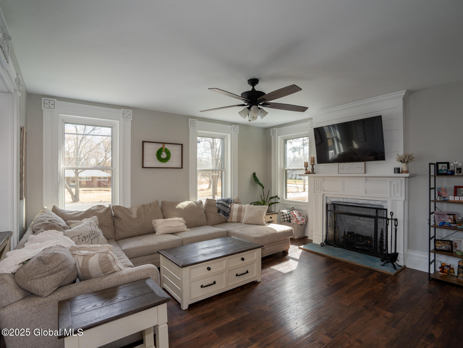 14 Harris Road Halfmoon, NY 12188 - Photo 4 of 31 DSC05269-Edit