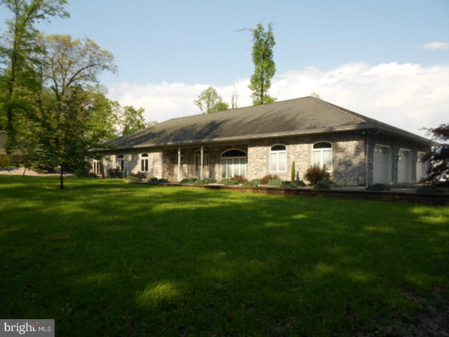 21 2nd Mountain Road Pine Grove, PA 17963 - Photo 1 of 25 Gallery Image 1