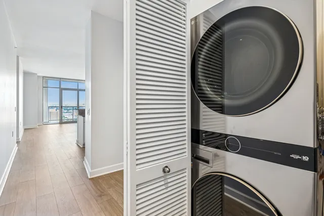 $350,000 | 1235 South Prairie Avenue, Unit 2506, Chicago, IL 60605