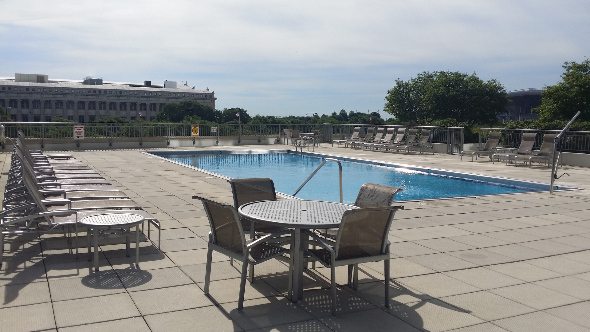 1235 South Prairie Avenue, Unit 2506 Chicago, IL 60605 - Photo 26 of 32 a terrace with a table and chairs
