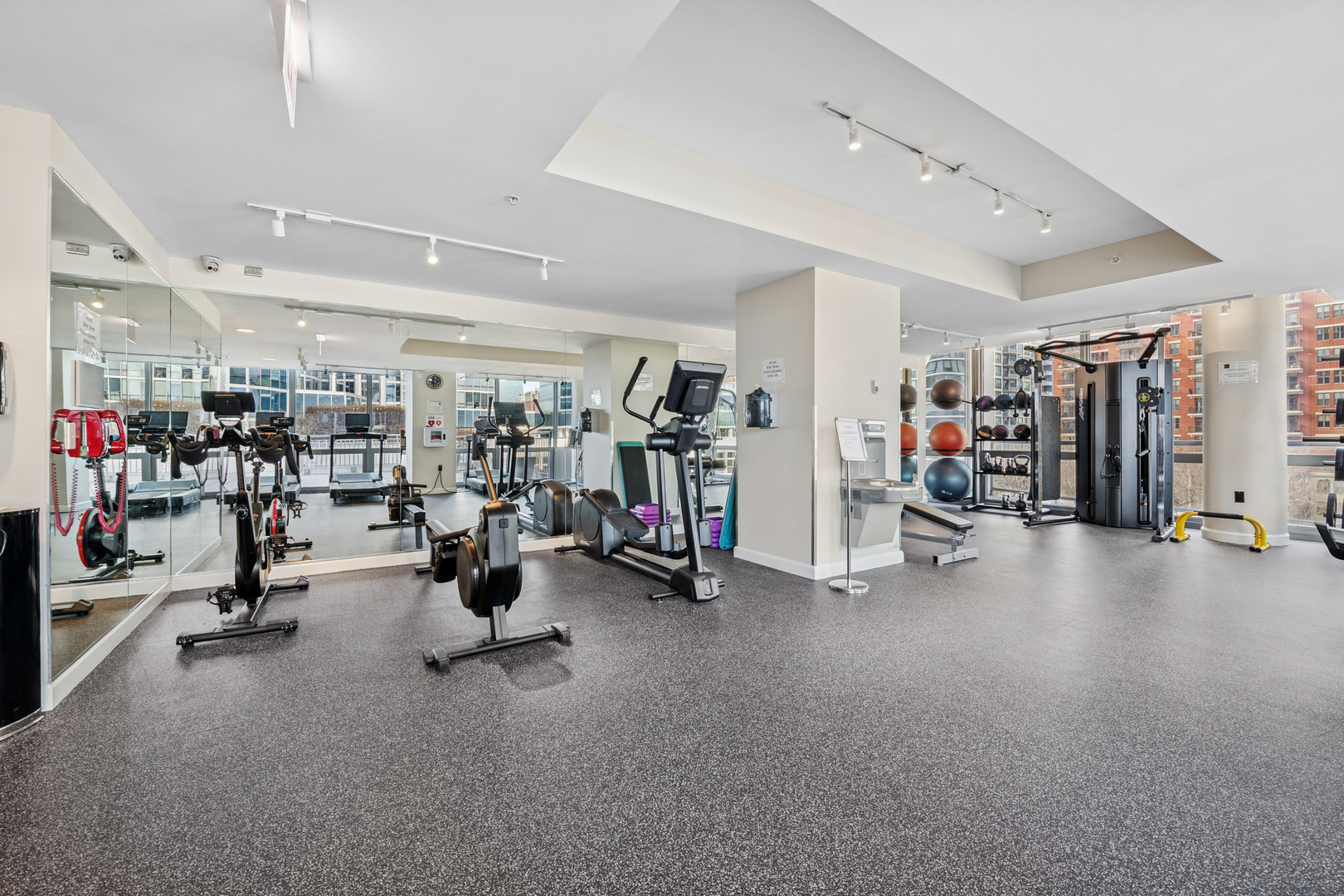 1235 South Prairie Avenue, Unit 2506 Chicago, IL 60605 - Photo 32 of 32 a view of a room with gym equipment