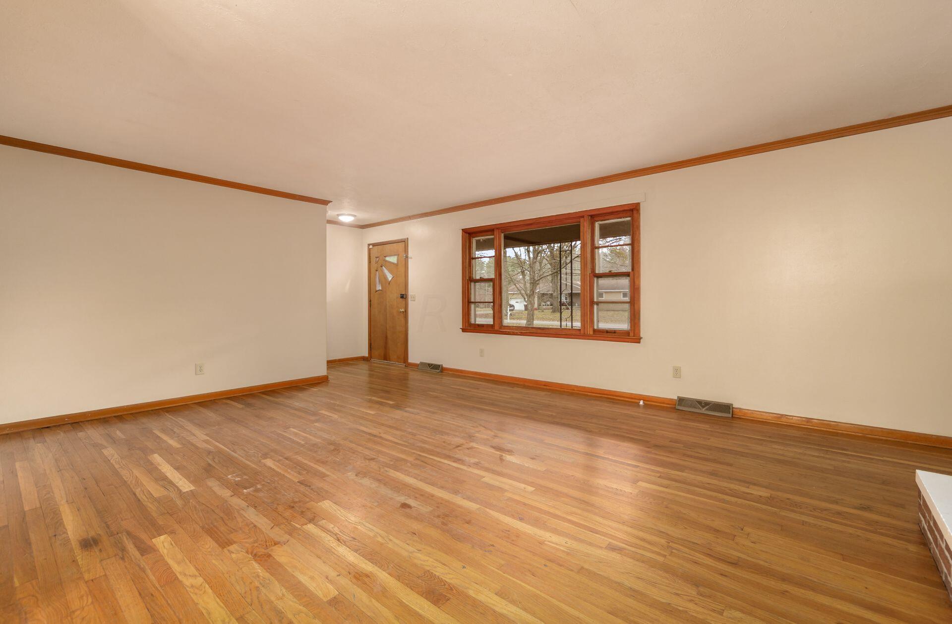 6750 Paul Road Westerville, OH 43082 - Photo 4 of 32 Wood Flooring