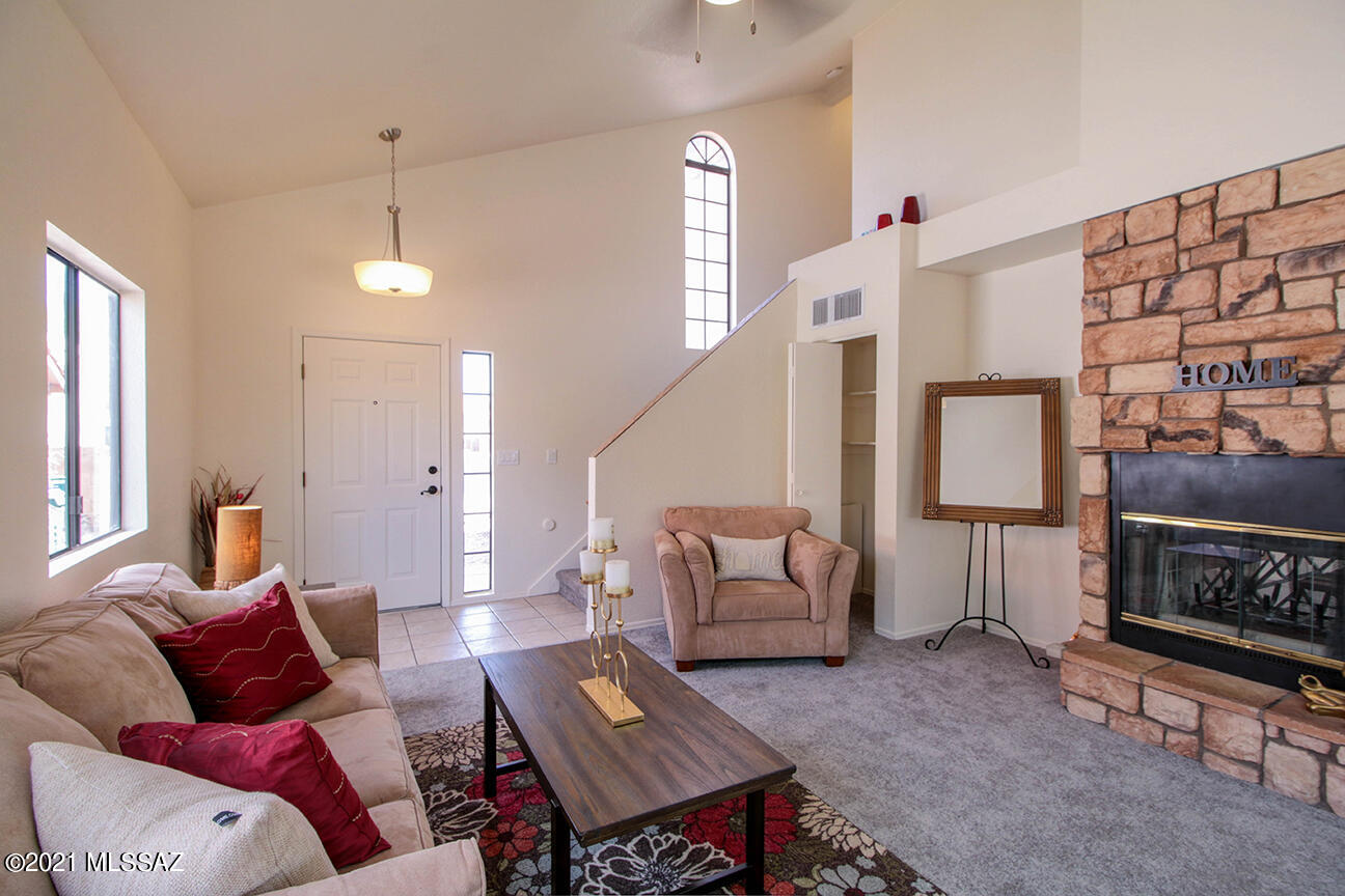 7284 West Maple Ridge Drive Tucson, AZ 85743 - Photo 4 of 42 Gallery Image 4