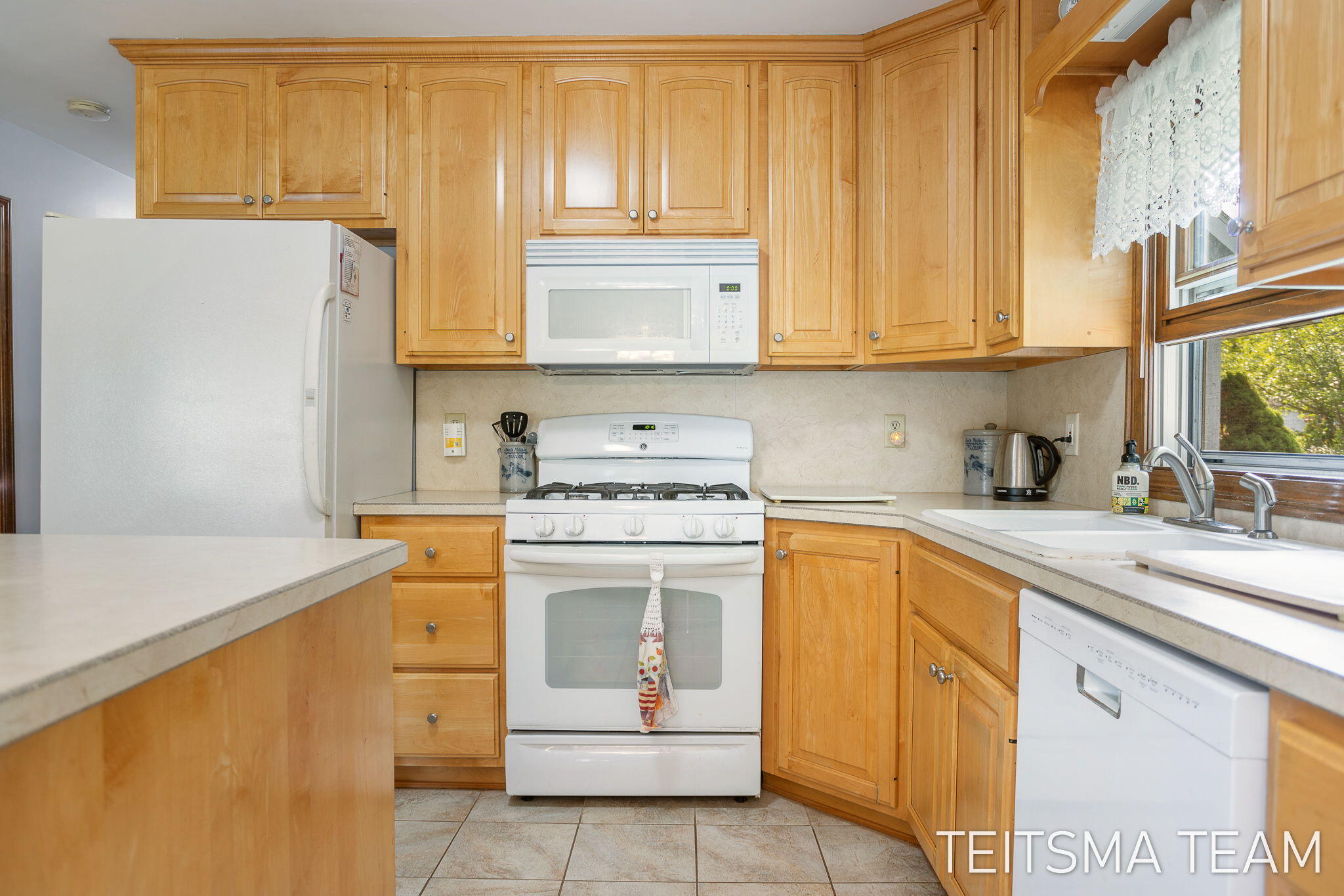 17871 168th Avenue Spring Lake, MI 49456 - Photo 21 of 55 Kitchen