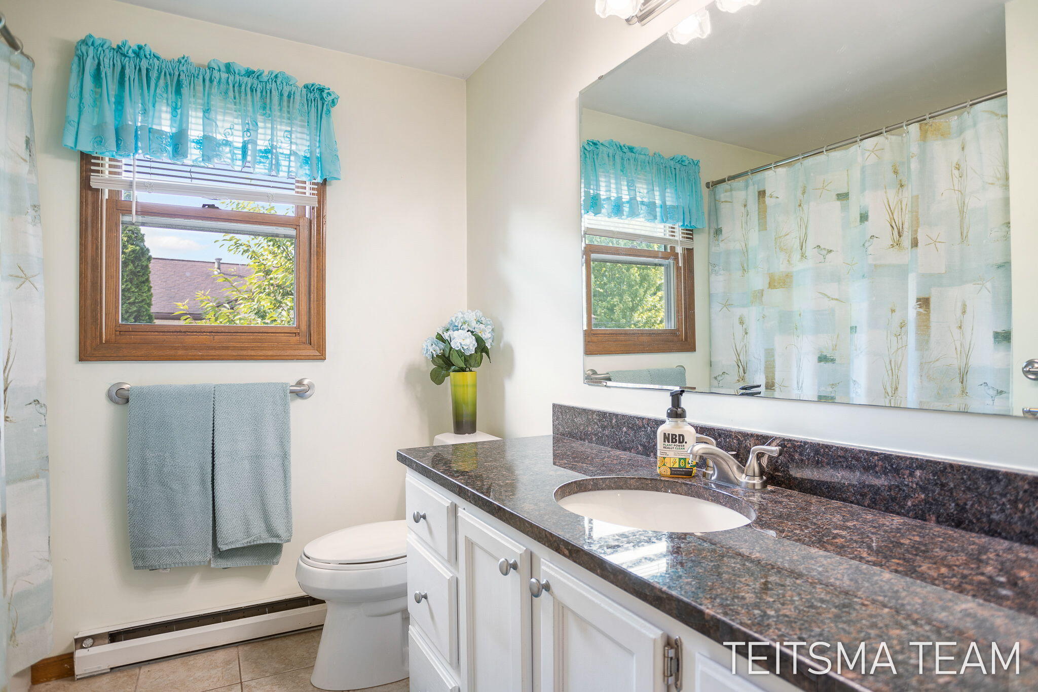 17871 168th Avenue Spring Lake, MI 49456 - Photo 35 of 55 Upper Level Bathroom