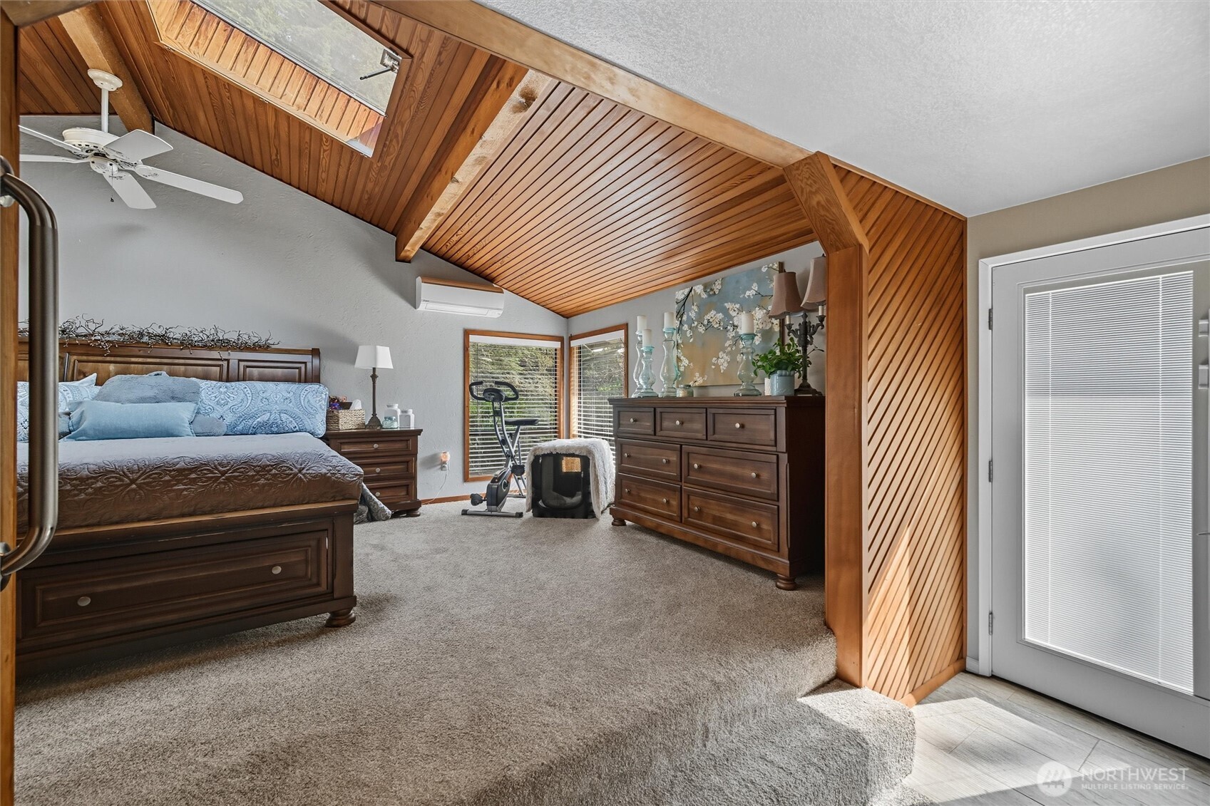 1125 Lattimore Road Ferndale, WA 98248 - Photo 23 of 39 a view of livingroom with furniture