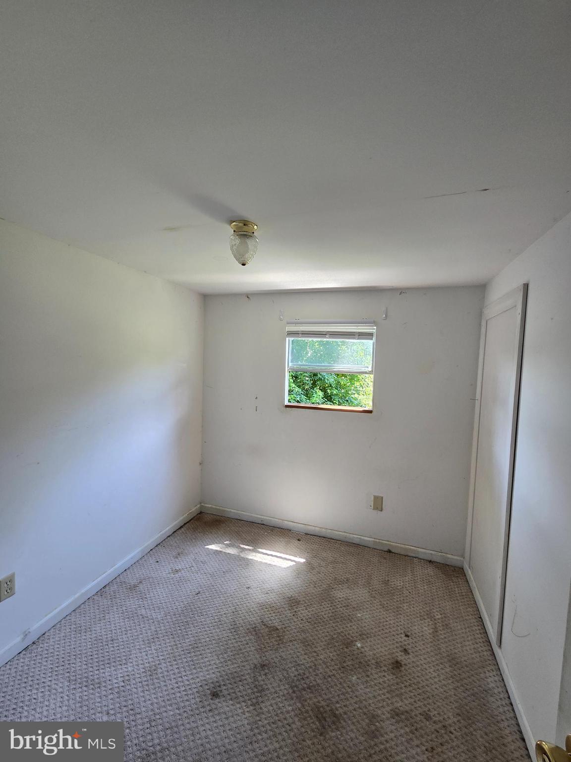 36676 Bi State Boulevard Delmar, DE 19940 - Photo 18 of 32 an empty room with windows