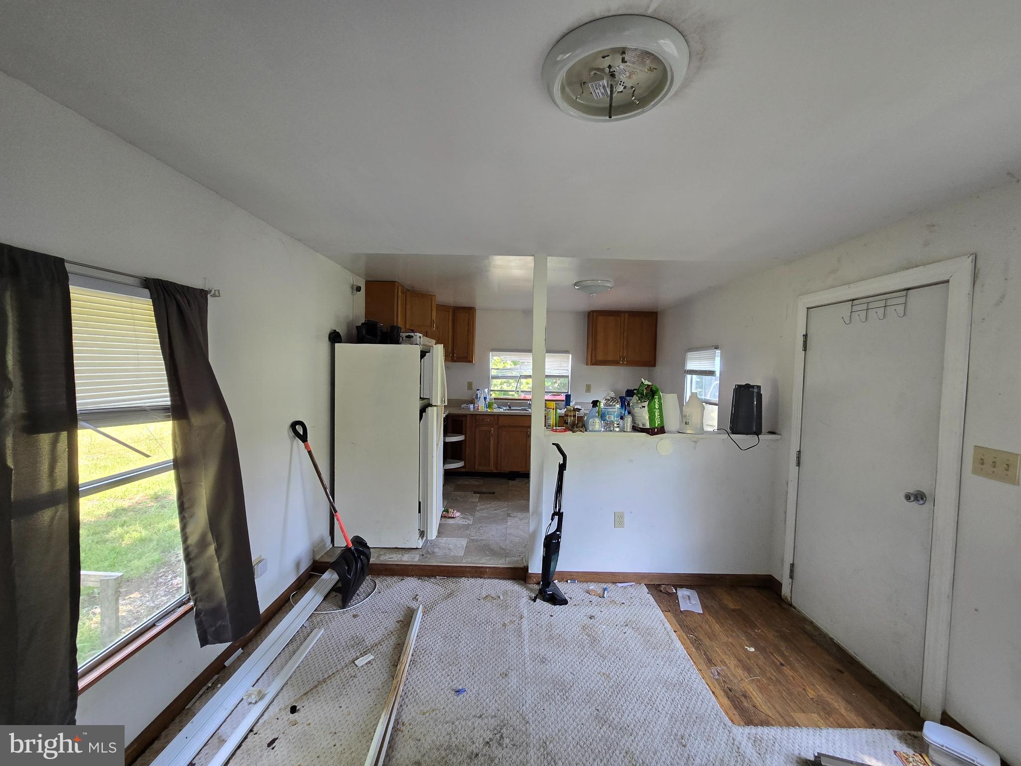 36676 Bi State Boulevard Delmar, DE 19940 - Photo 22 of 32 a view of work space with furniture and windows