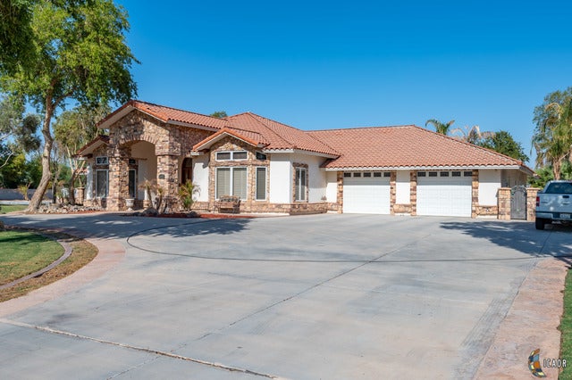 1422 McCabe Cove Road El Centro, CA 92243 - Photo 4 of 53 Gallery Image 4