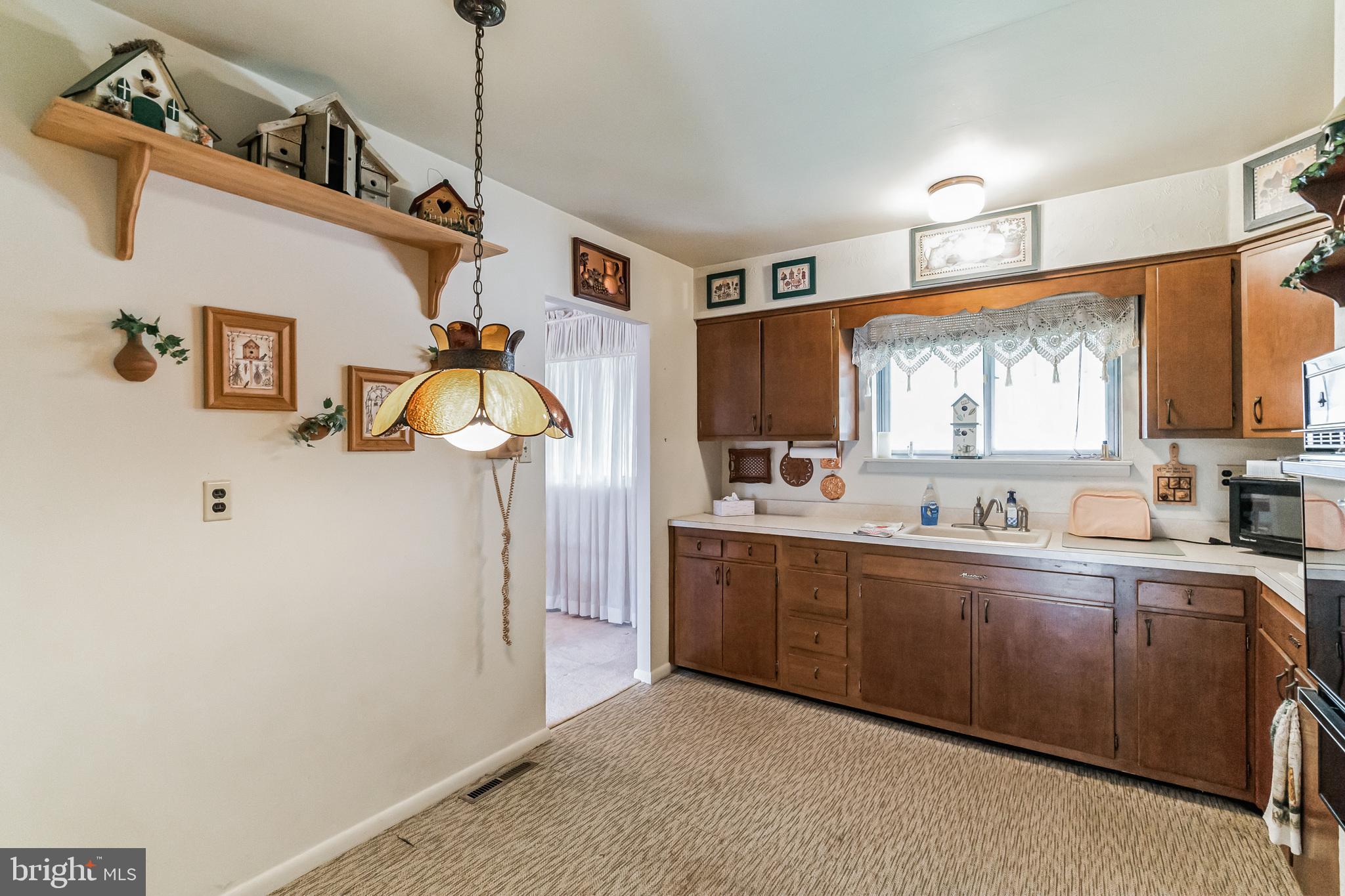 444 Byron Road Warminster, PA 18974 - Photo 16 of 35 Kitchen off D/R & L/R