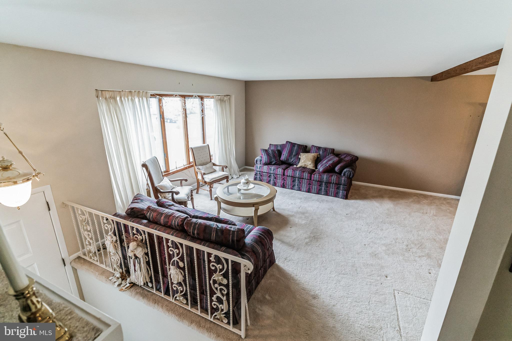 444 Byron Road Warminster, PA 18974 - Photo 8 of 35 L/R up from entry