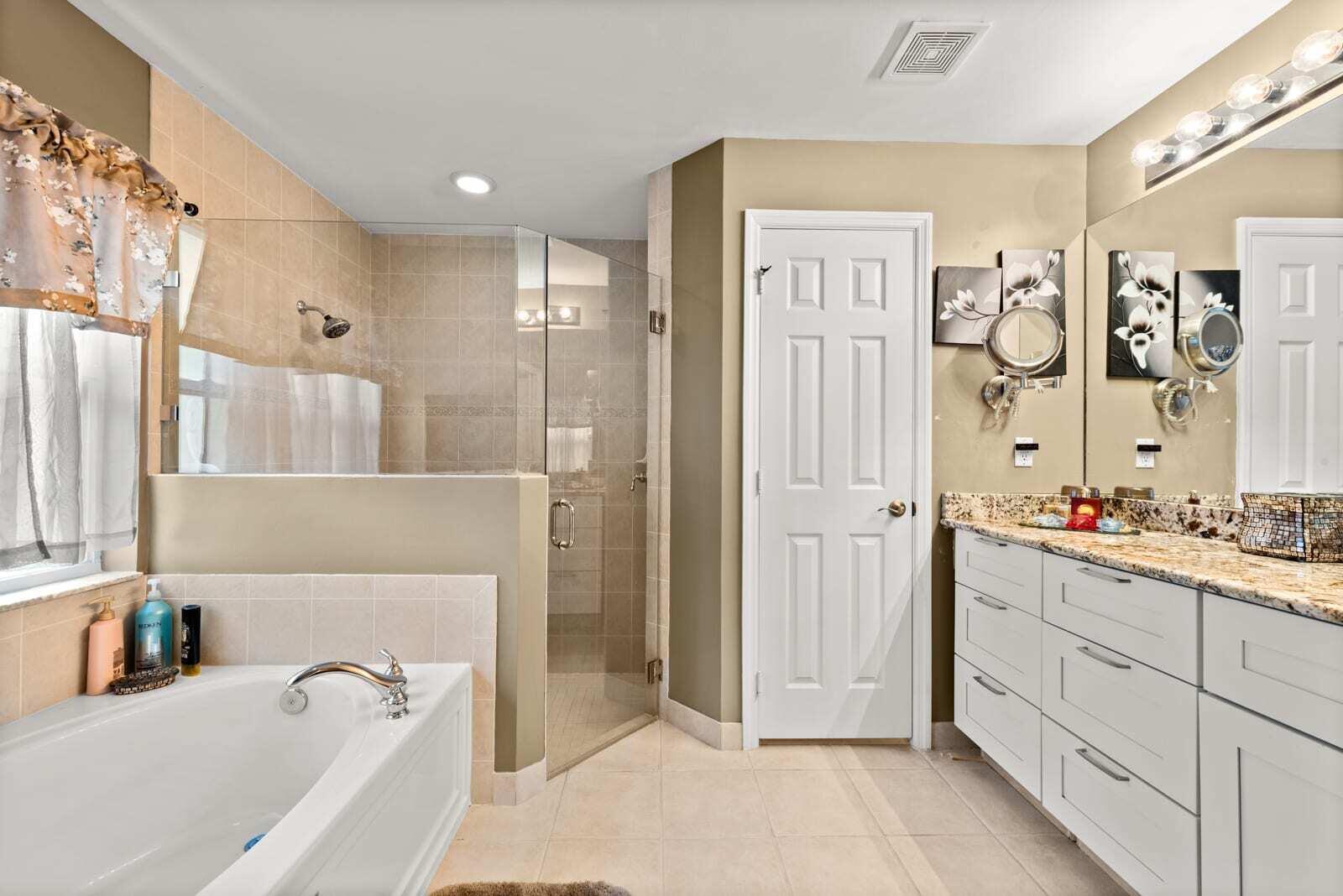 12115 Roma Road Boynton Beach, FL 33437 - Photo 12 of 31 12-wYSvII3aRX6H9cQRKKlx_BEC_2465