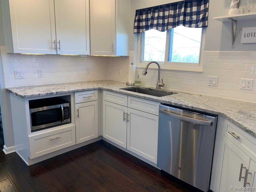 62 Davis Lake Road Lapeer, MI 48446 - Photo 15 of 30