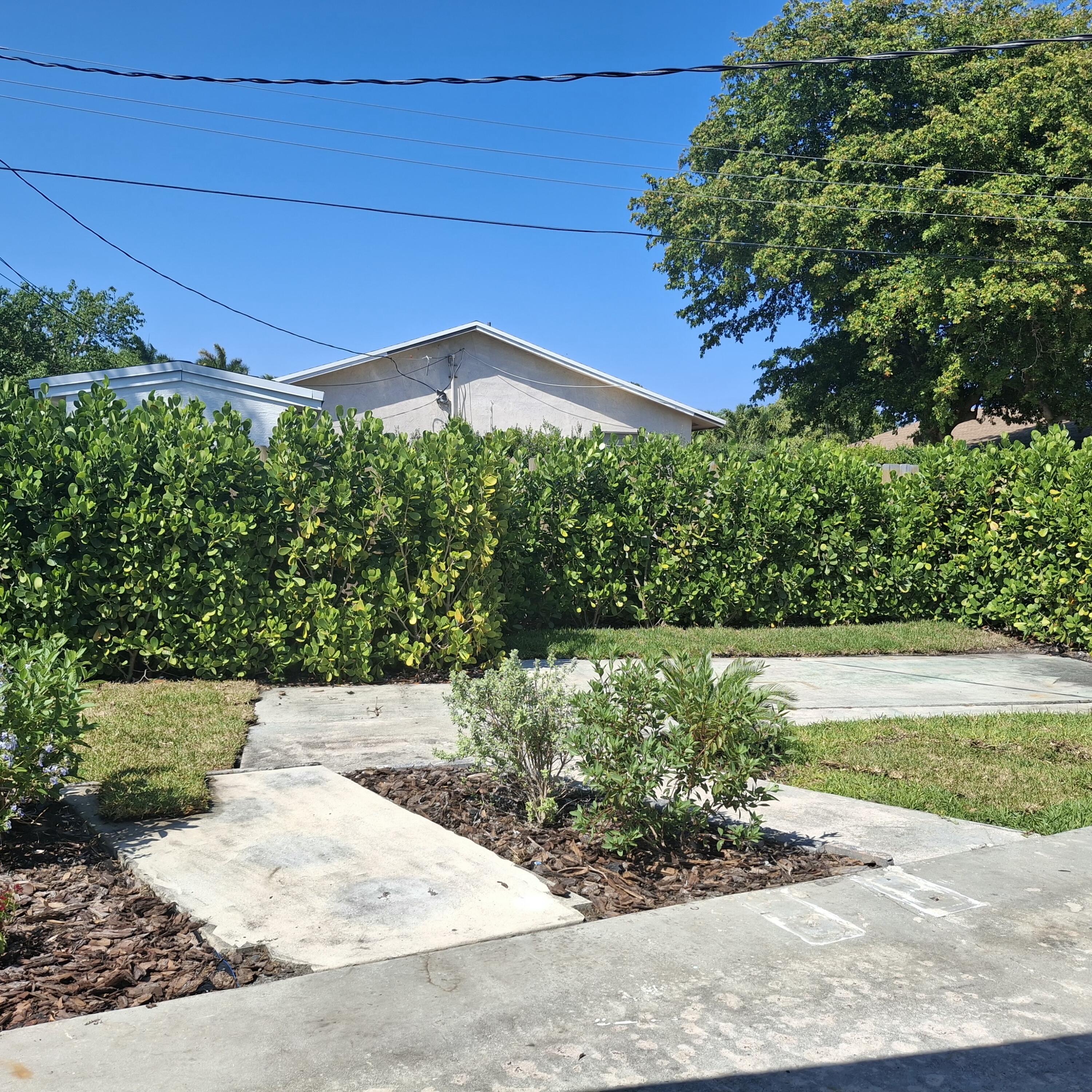 1097 Wilkinson Road, Unit B Lake Worth, FL 33462 - Photo 16 of 21 Backyard