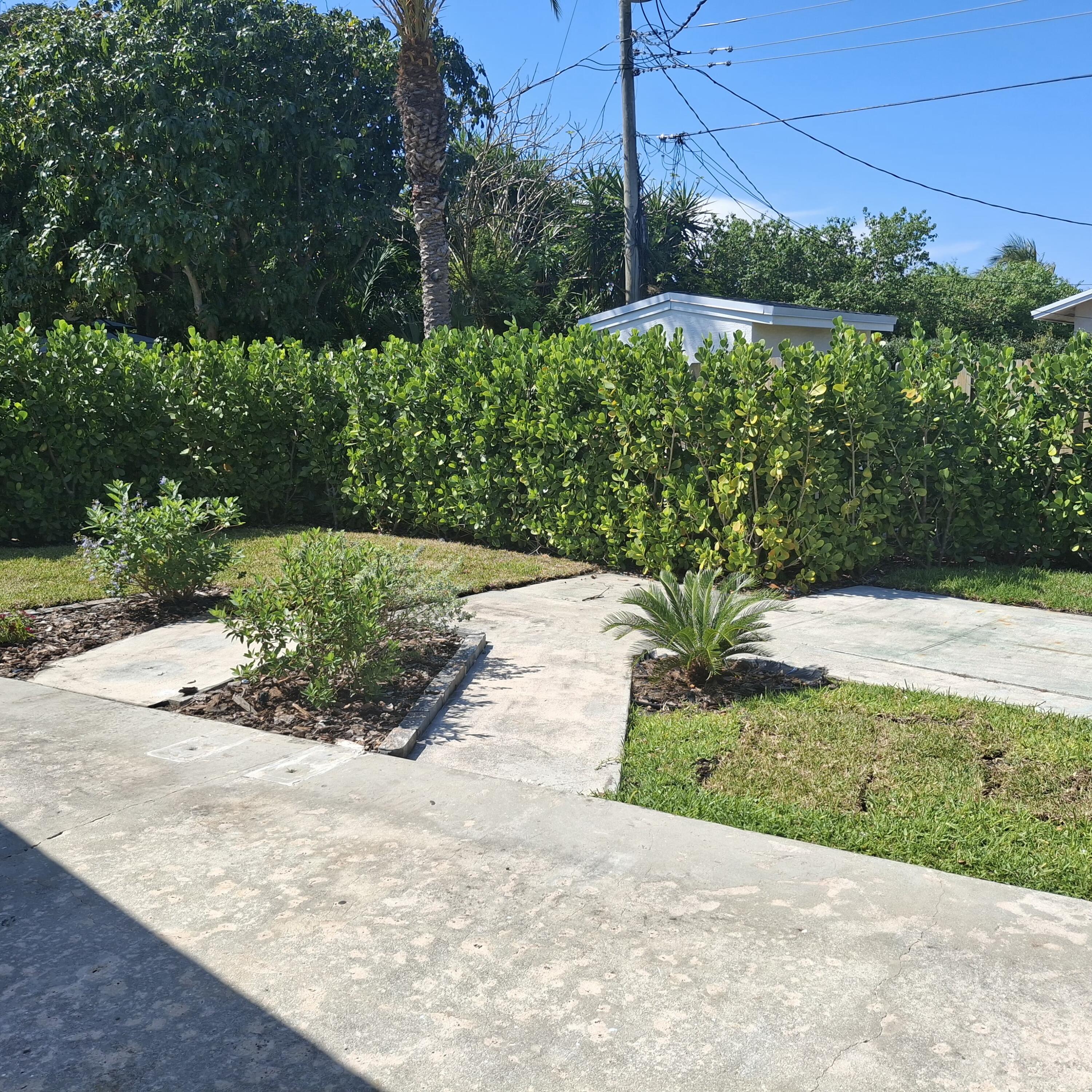 1097 Wilkinson Road, Unit B Lake Worth, FL 33462 - Photo 18 of 21 Backyard
