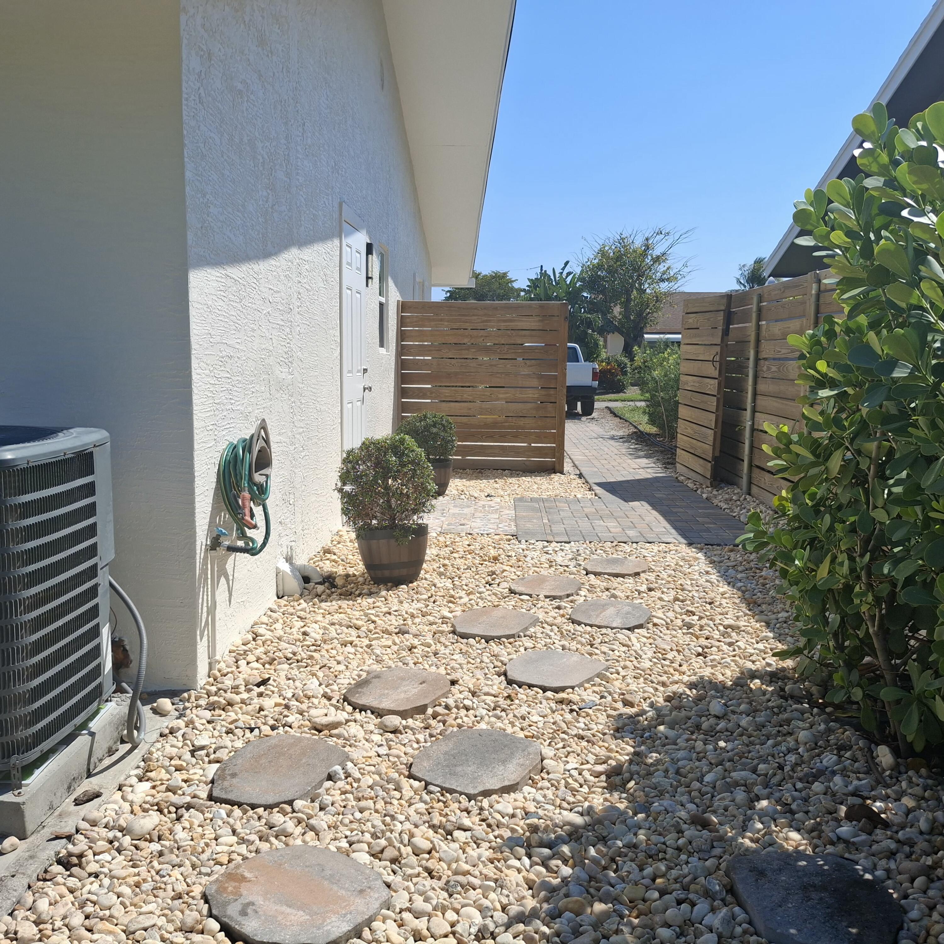 1097 Wilkinson Road, Unit B Lake Worth, FL 33462 - Photo 3 of 21 Entrance