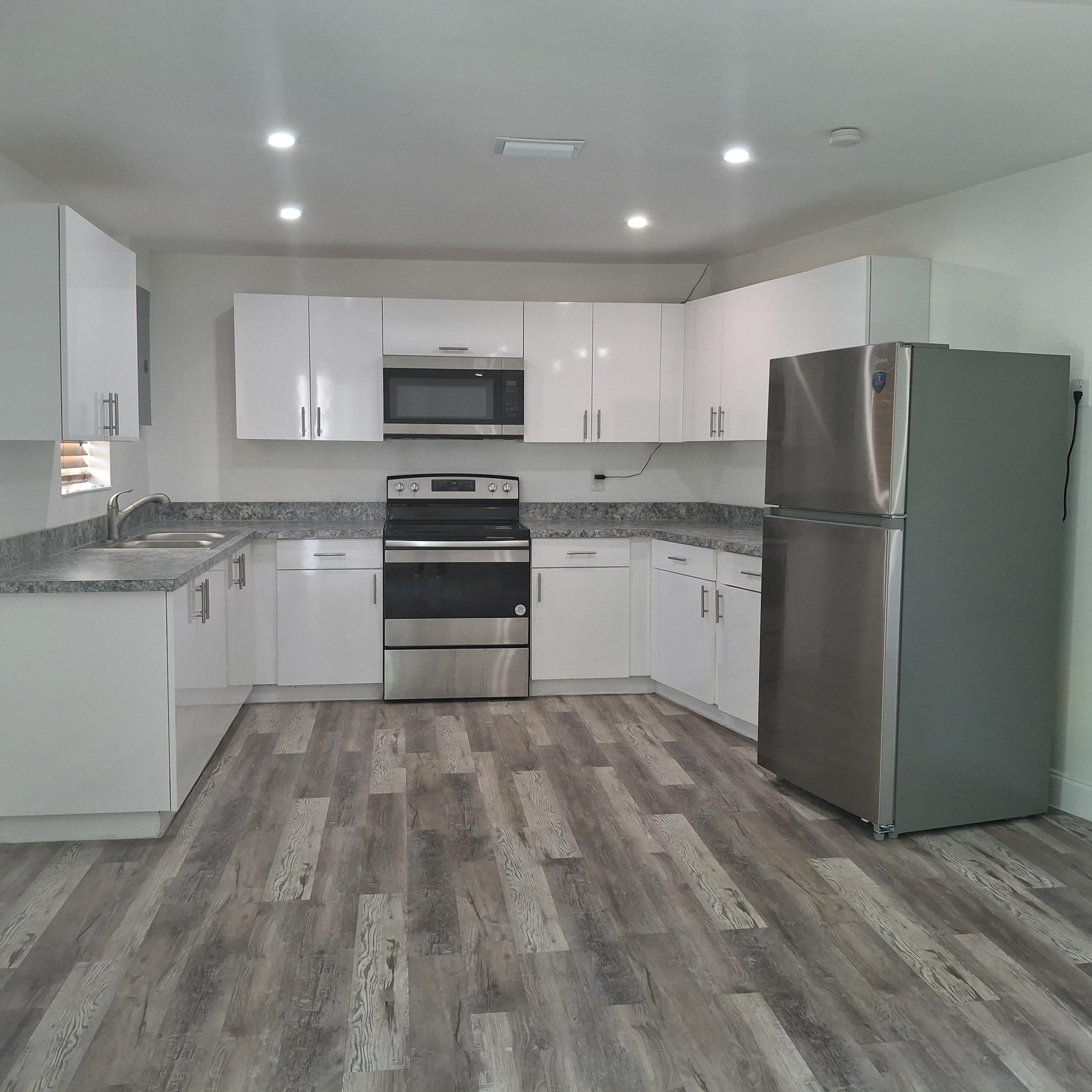 1097 Wilkinson Road, Unit B Lake Worth, FL 33462 - Photo 5 of 21 Kitchen