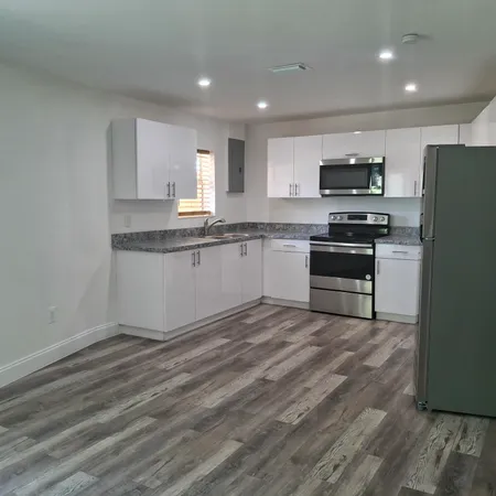 $2,350 | 1097 Wilkinson Road, Unit B, Lake Worth, FL 33462