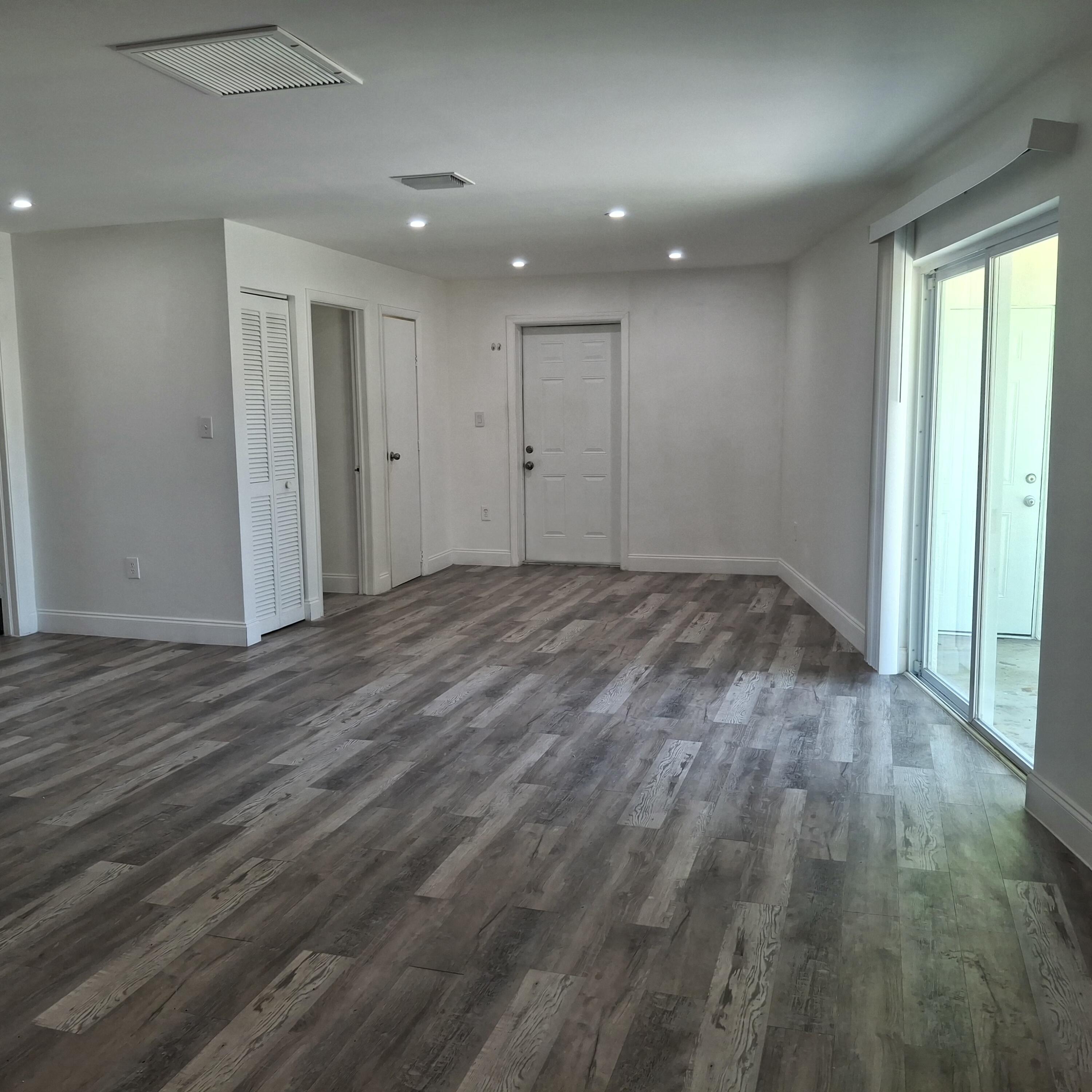 1097 Wilkinson Road, Unit B Lake Worth, FL 33462 - Photo 8 of 21 Living Area