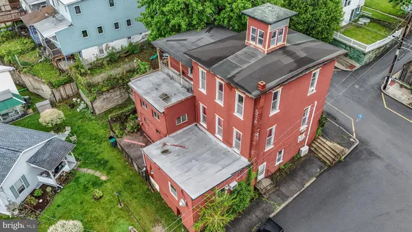 $219,000 | 300 Lafayette Street, Tamaqua, PA 18252