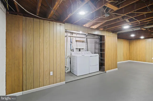 a view of a storage & utility room