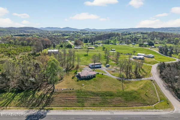 $495,000 | 105 East Wilmouth Road, Rickman, TN 38580