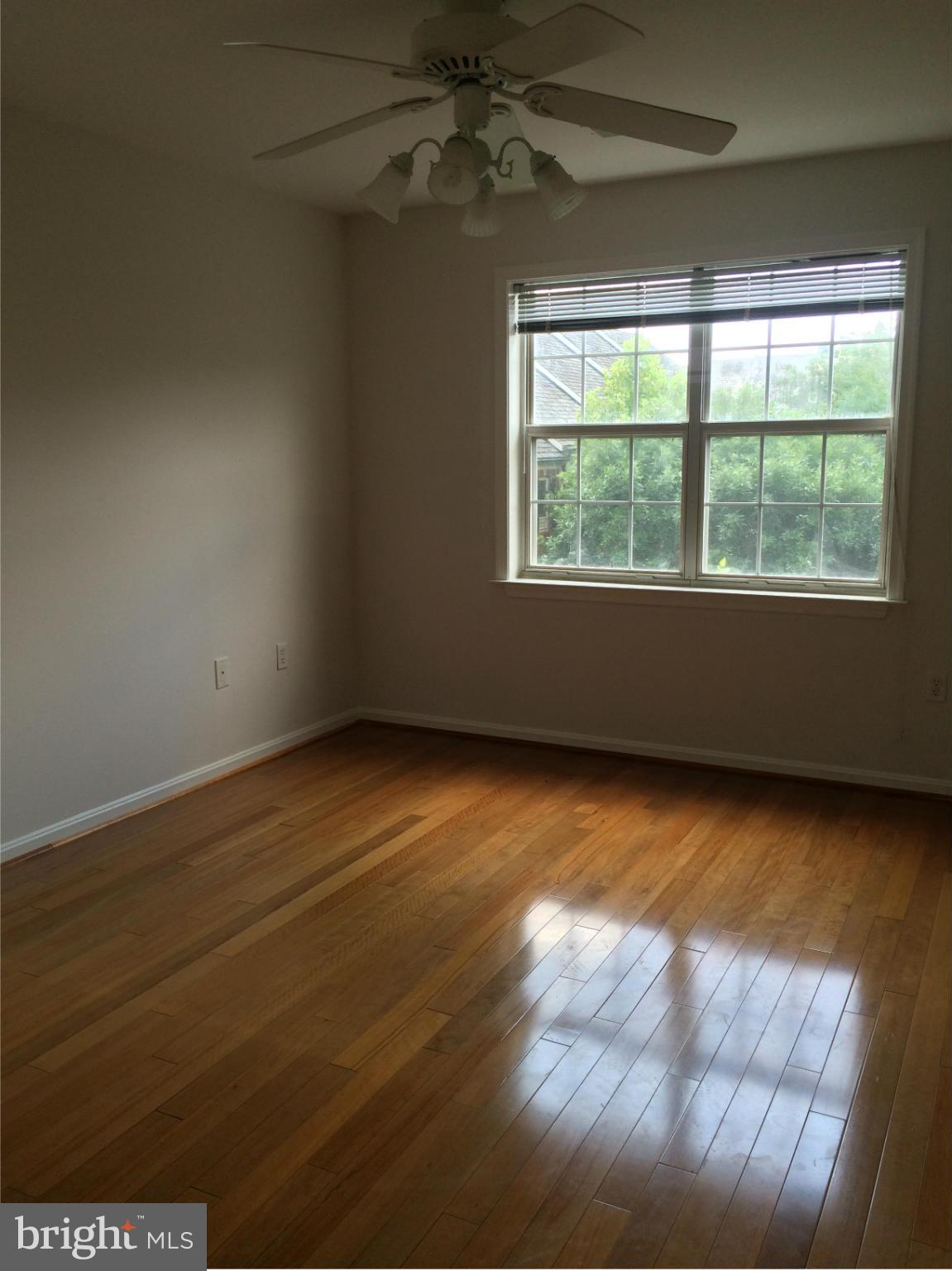 302 Ridgepoint Place, Unit 38 Gaithersburg, MD 20878 - Photo 21 of 26 Loft