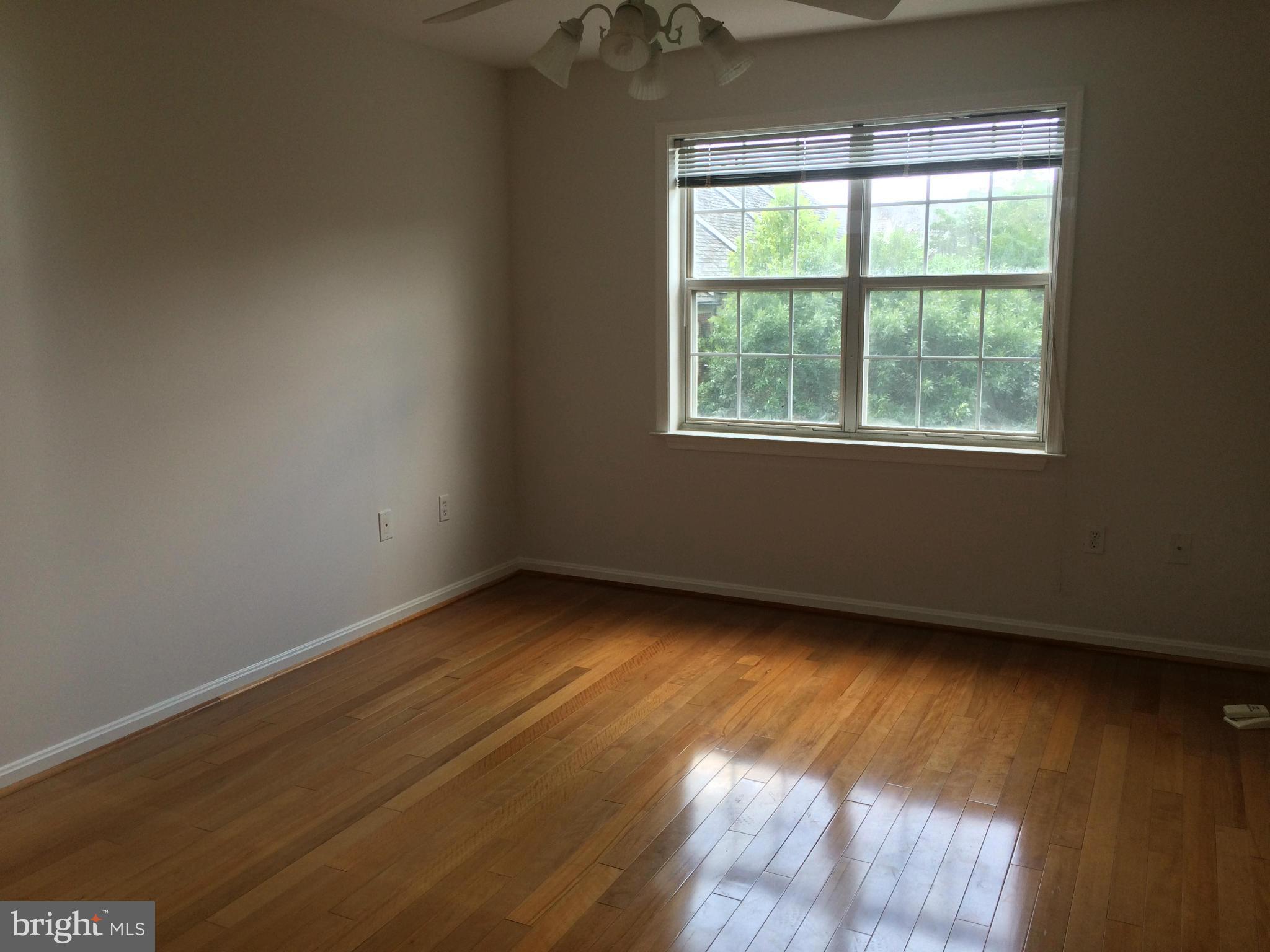 302 Ridgepoint Place, Unit 38 Gaithersburg, MD 20878 - Photo 22 of 26 Loft