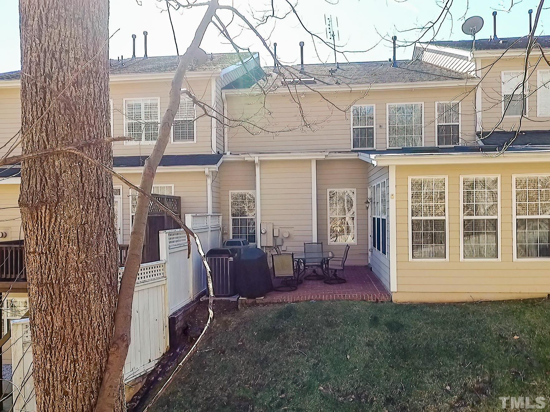 4002 Barton Park Place Raleigh, NC 27613 - Photo 3 of 28 Gallery Image 3