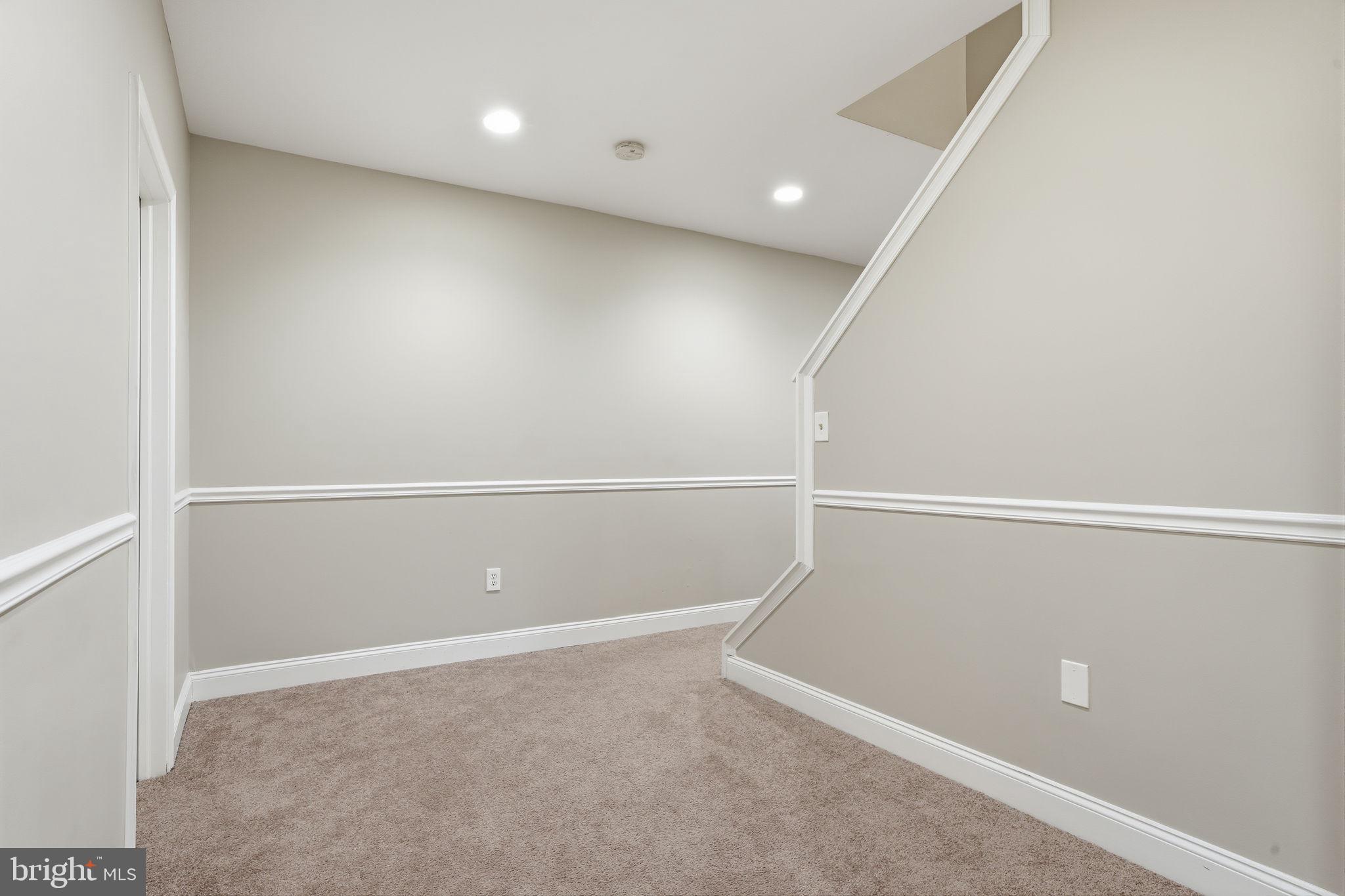 139 Statesman Road Chalfont, PA 18914 - Photo 42 of 64 Inviting entryway with modern charm.