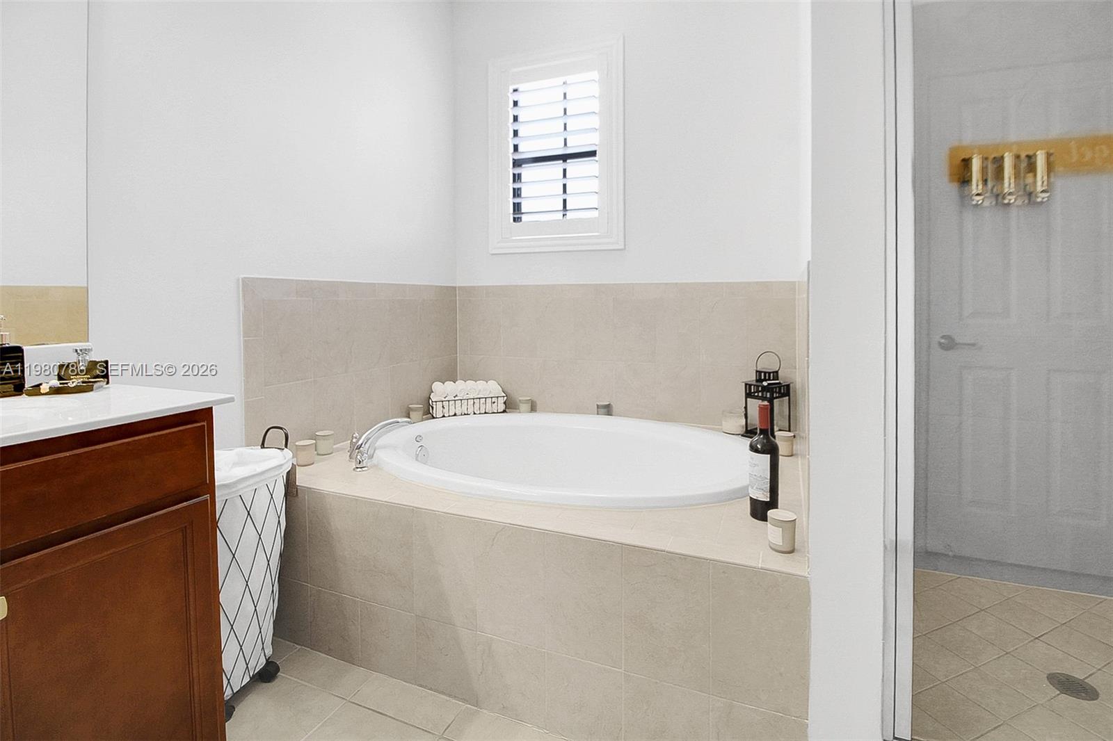 17343 Southwest 155th Court Miami, FL 33187 - Photo 30 of 40 ELEGANT BATH RUN IN YOUR MASTER BATHROOM!