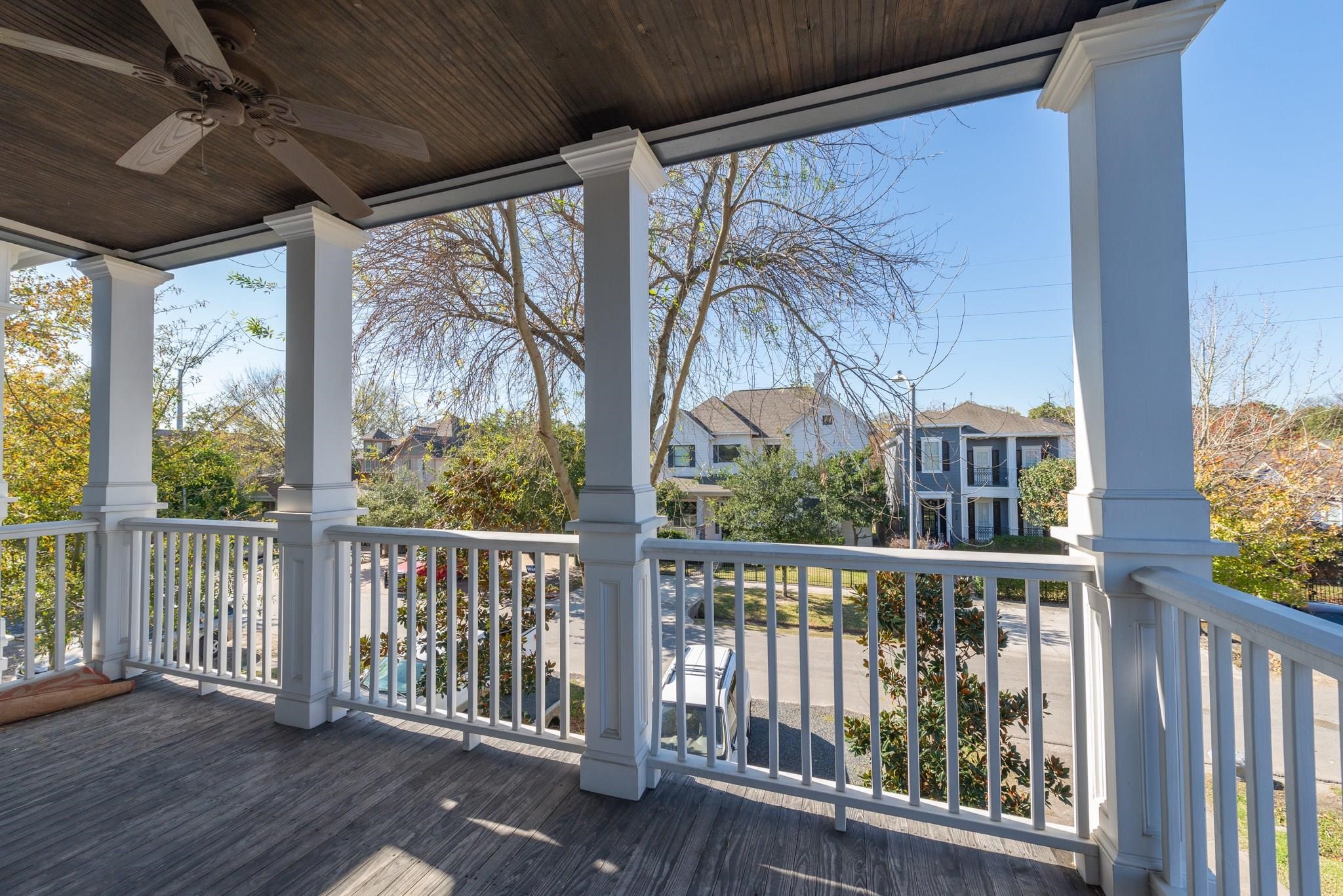 734 Allston Street, Unit B Houston, TX 77007 - Photo 20 of 28 The view from the balcony is ideal to watch the gorgeous evening sky. So many fantastic sunsets just waiting to be seen.