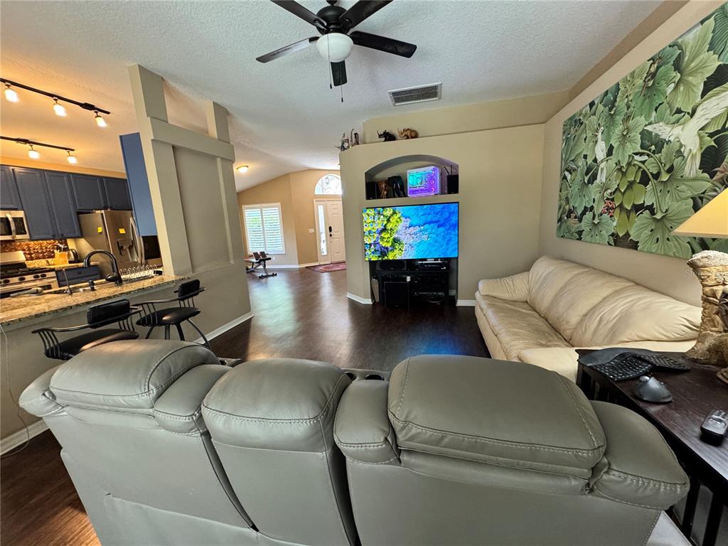 6207 Tupelo Trail Lakewood Ranch, FL 34202 - Photo 14 of 33
