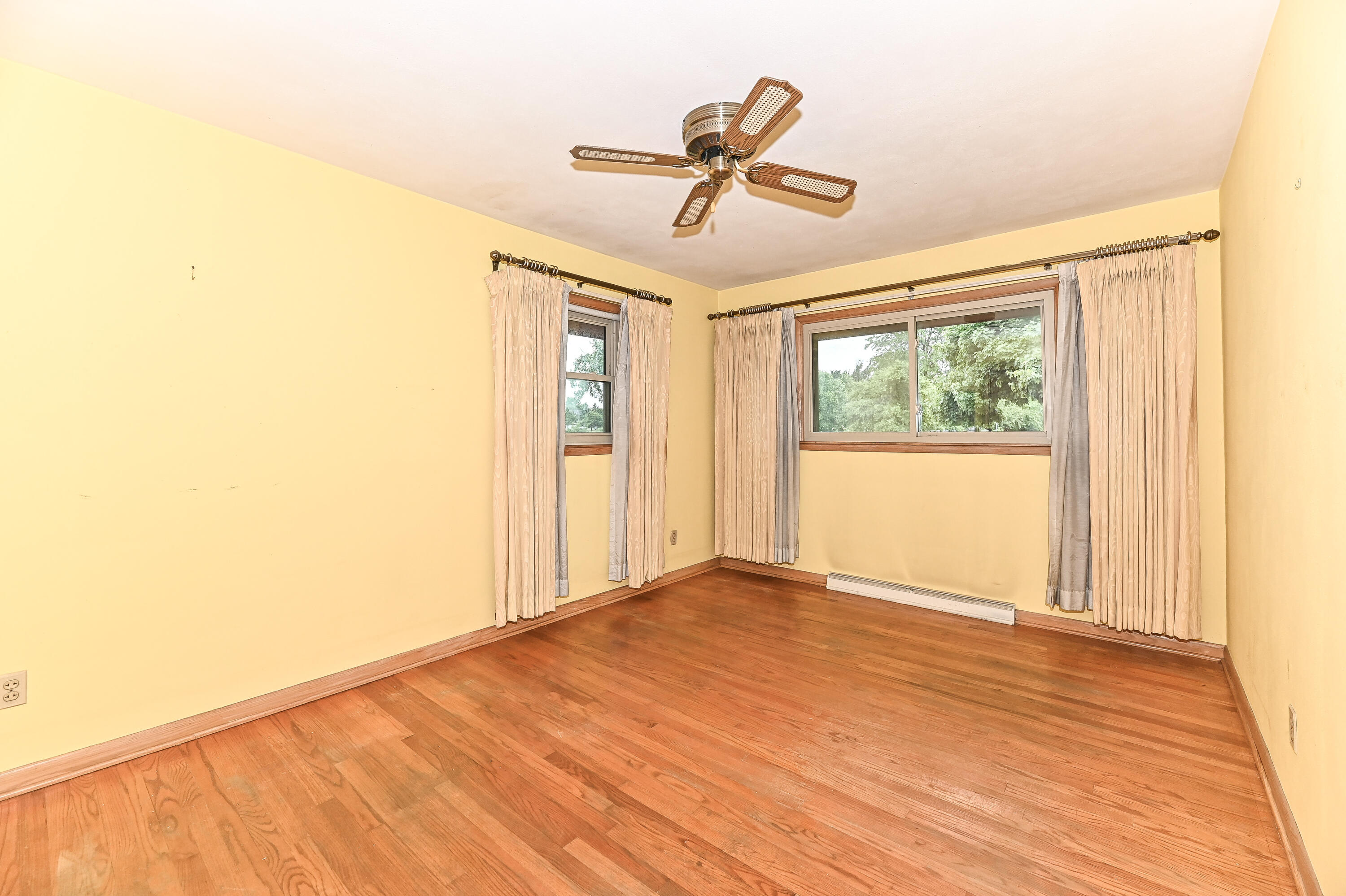 2815 Ohio Street Racine, WI 53405 - Photo 11 of 21 Primary Bedroom