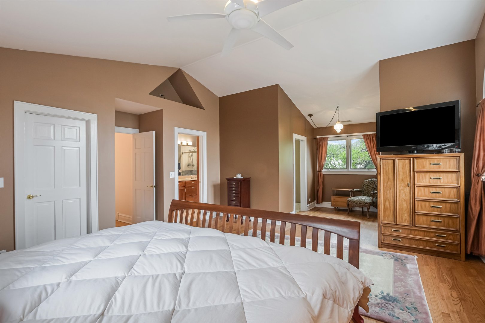 230 Wisner Street Park Ridge, IL 60068 - Photo 20 of 43 a bedroom with a bed and a flat screen tv