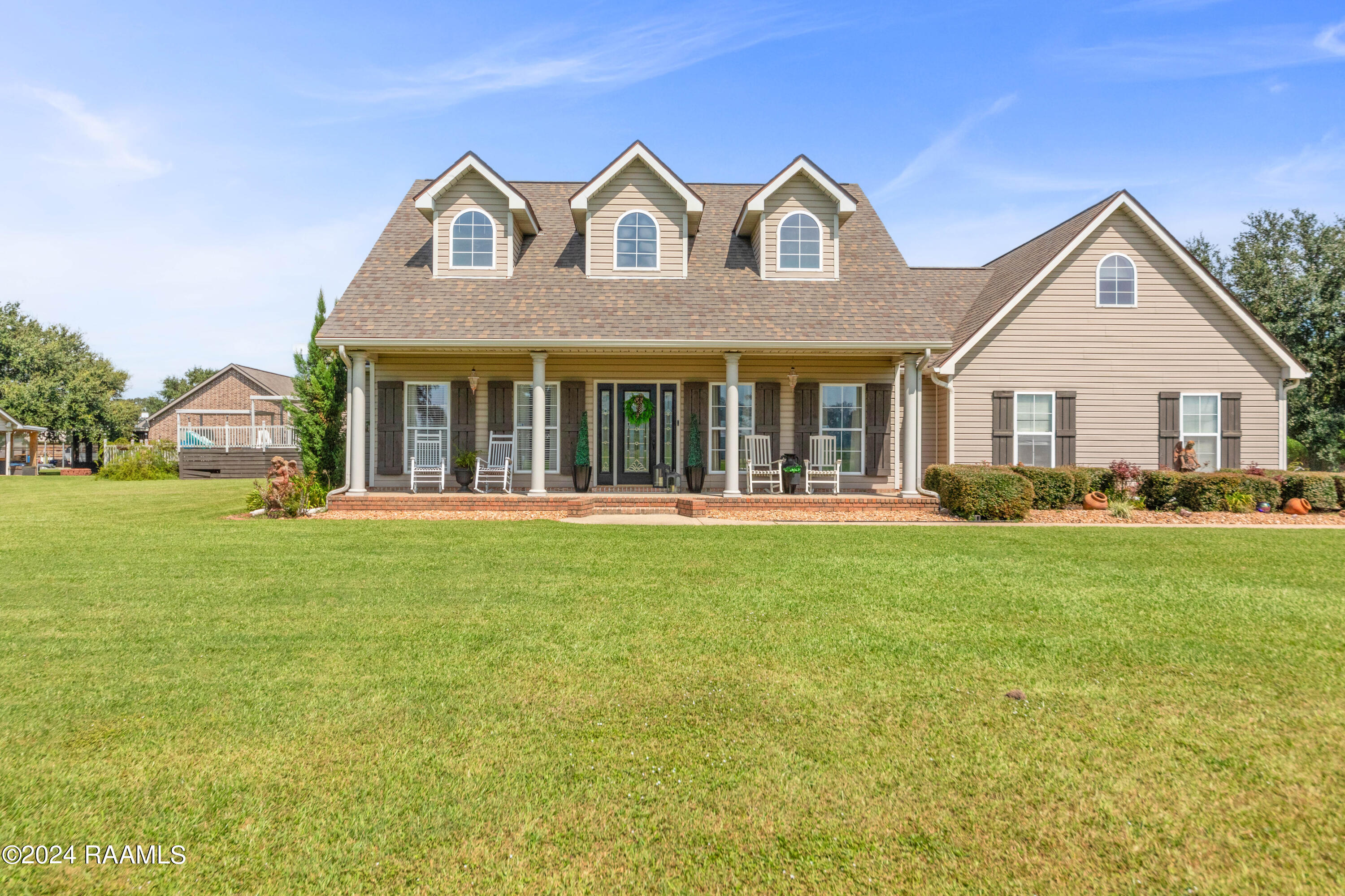 4406 Waguespack Road New Iberia, LA 70560 - Photo 2 of 49 4405Waguespack-6 (2)