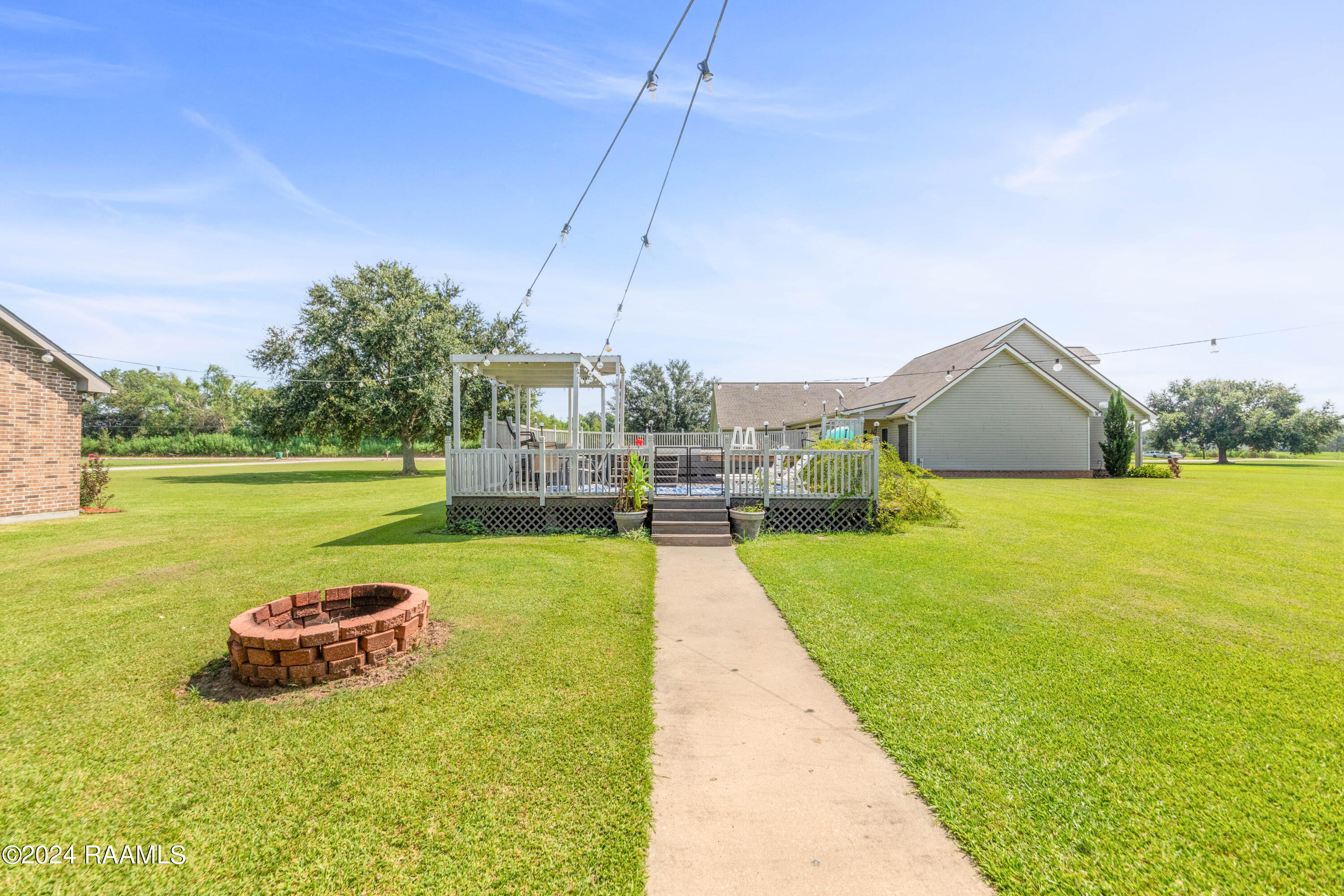 4406 Waguespack Road New Iberia, LA 70560 - Photo 33 of 49 4405Waguespack-9 (2)