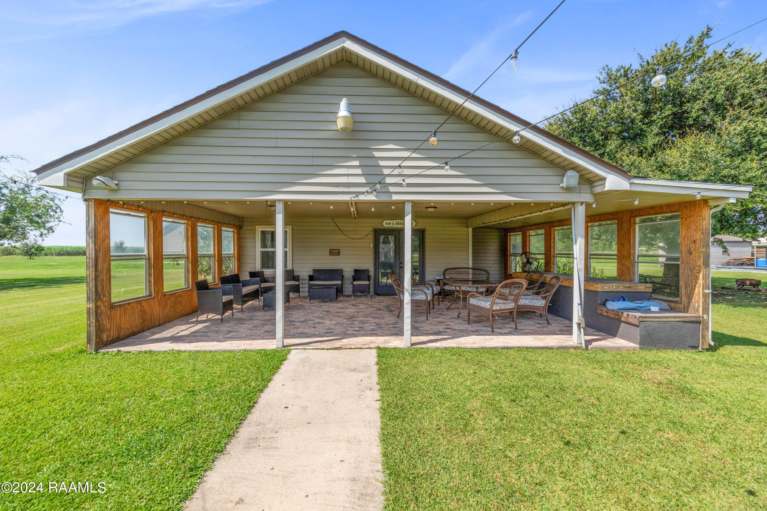 4406 Waguespack Road New Iberia, LA 70560 - Photo 36 of 49 4405Waguespack-8 (2)