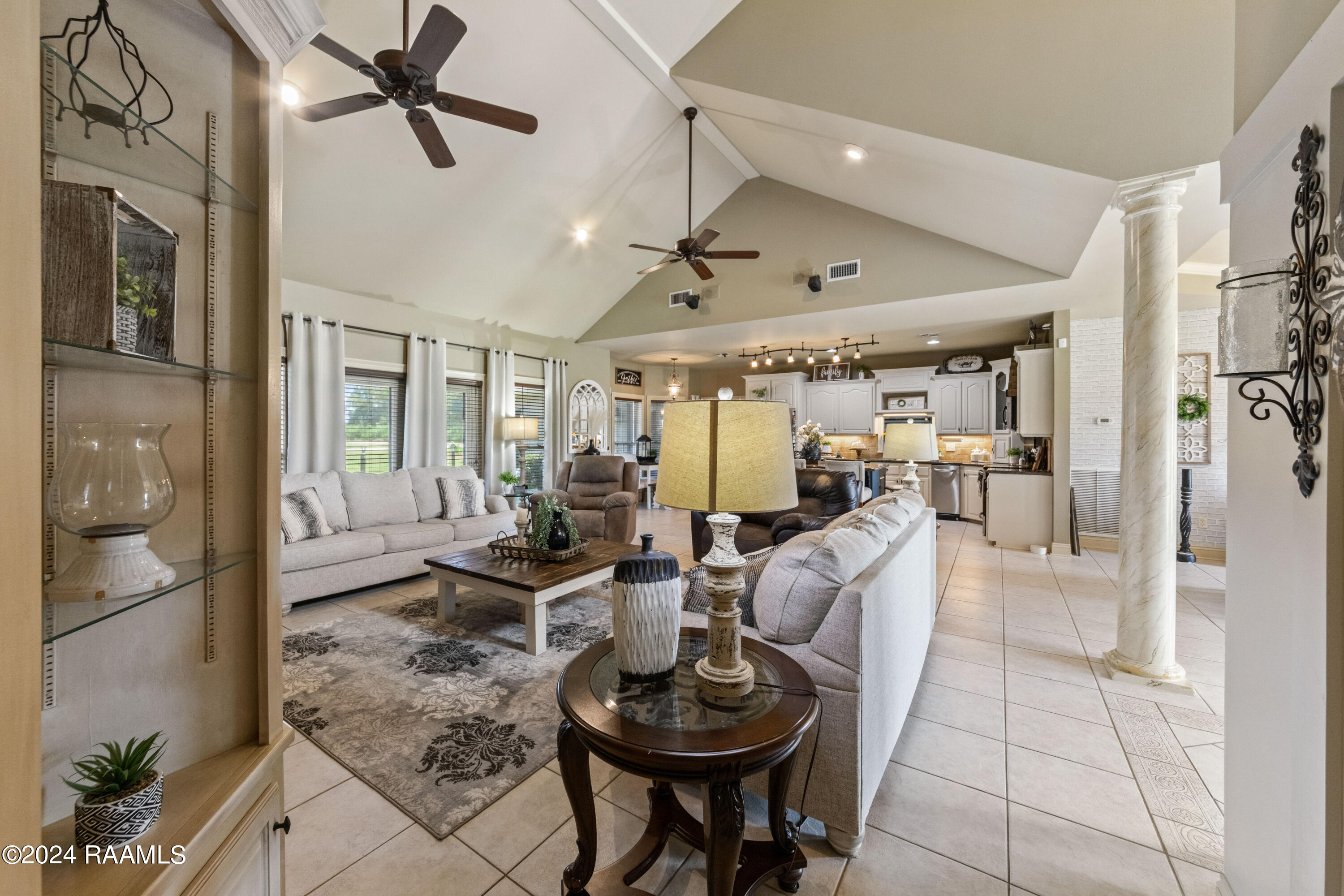 4406 Waguespack Road New Iberia, LA 70560 - Photo 7 of 49 4405Waguespack-53
