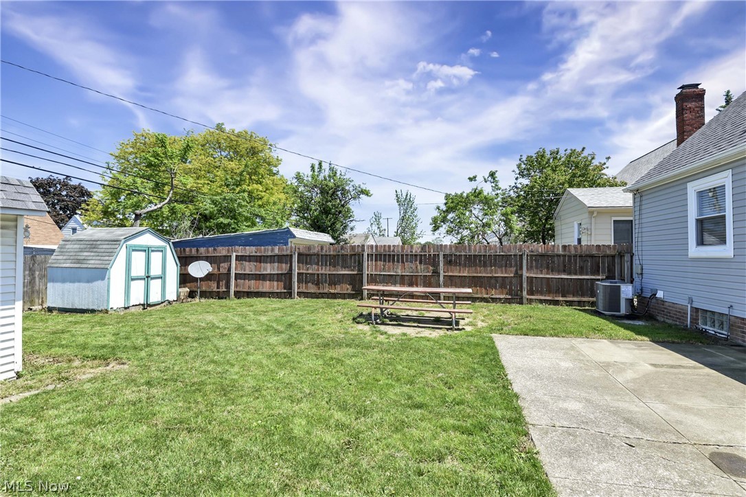 6214 Snow Road Parma, OH 44129 - Photo 6 of 46