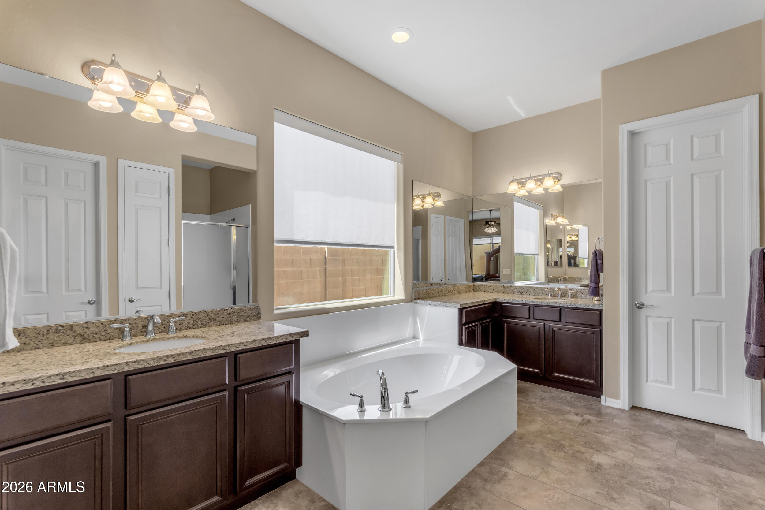 2827 East Muirfield Street Gilbert, AZ 85298 - Photo 35 of 54 Primary Bathroom