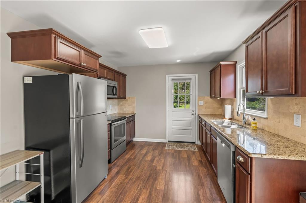 1716 Camden Road Winston-Salem, NC 27103 - Photo 11 of 44