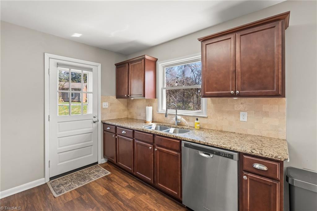 1716 Camden Road Winston-Salem, NC 27103 - Photo 12 of 44