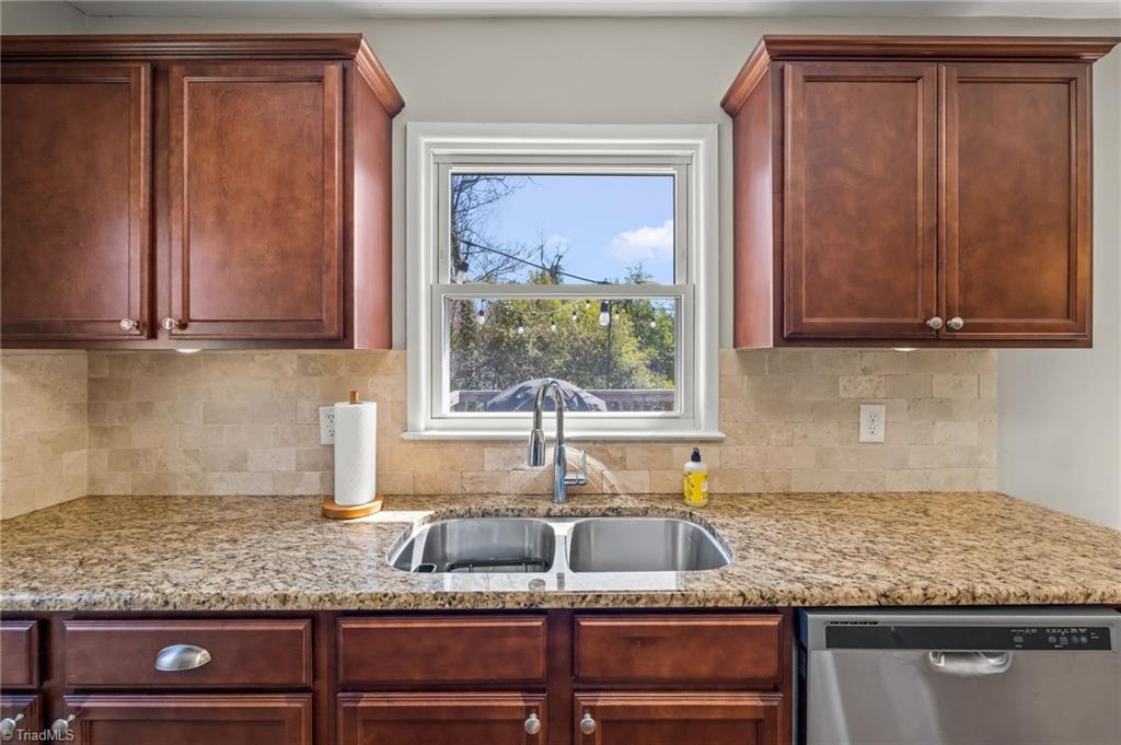 1716 Camden Road Winston-Salem, NC 27103 - Photo 13 of 44