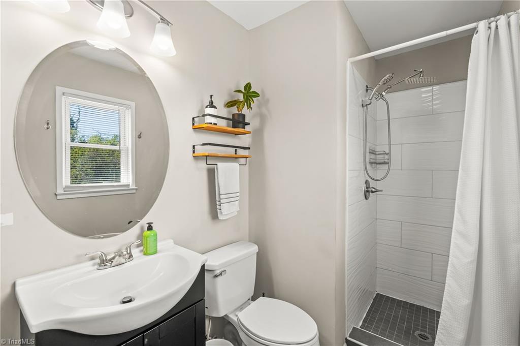 1716 Camden Road Winston-Salem, NC 27103 - Photo 19 of 44