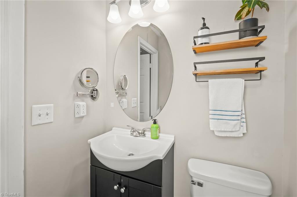 1716 Camden Road Winston-Salem, NC 27103 - Photo 21 of 44