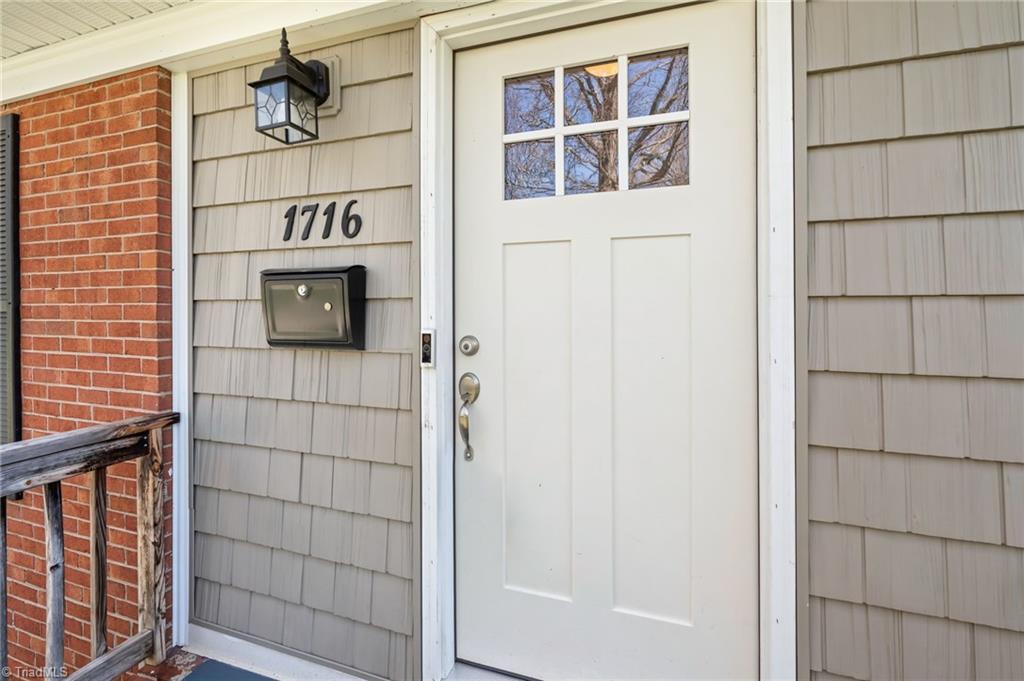 1716 Camden Road Winston-Salem, NC 27103 - Photo 6 of 44