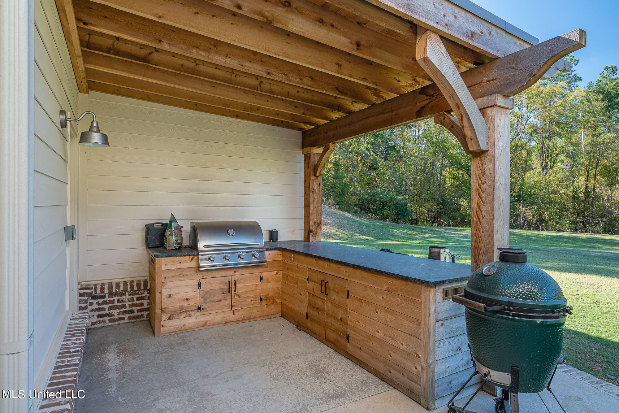 8380 Bethel Road Olive Branch, MS 38654 - Photo 28 of 36 Outdoor Kitchen