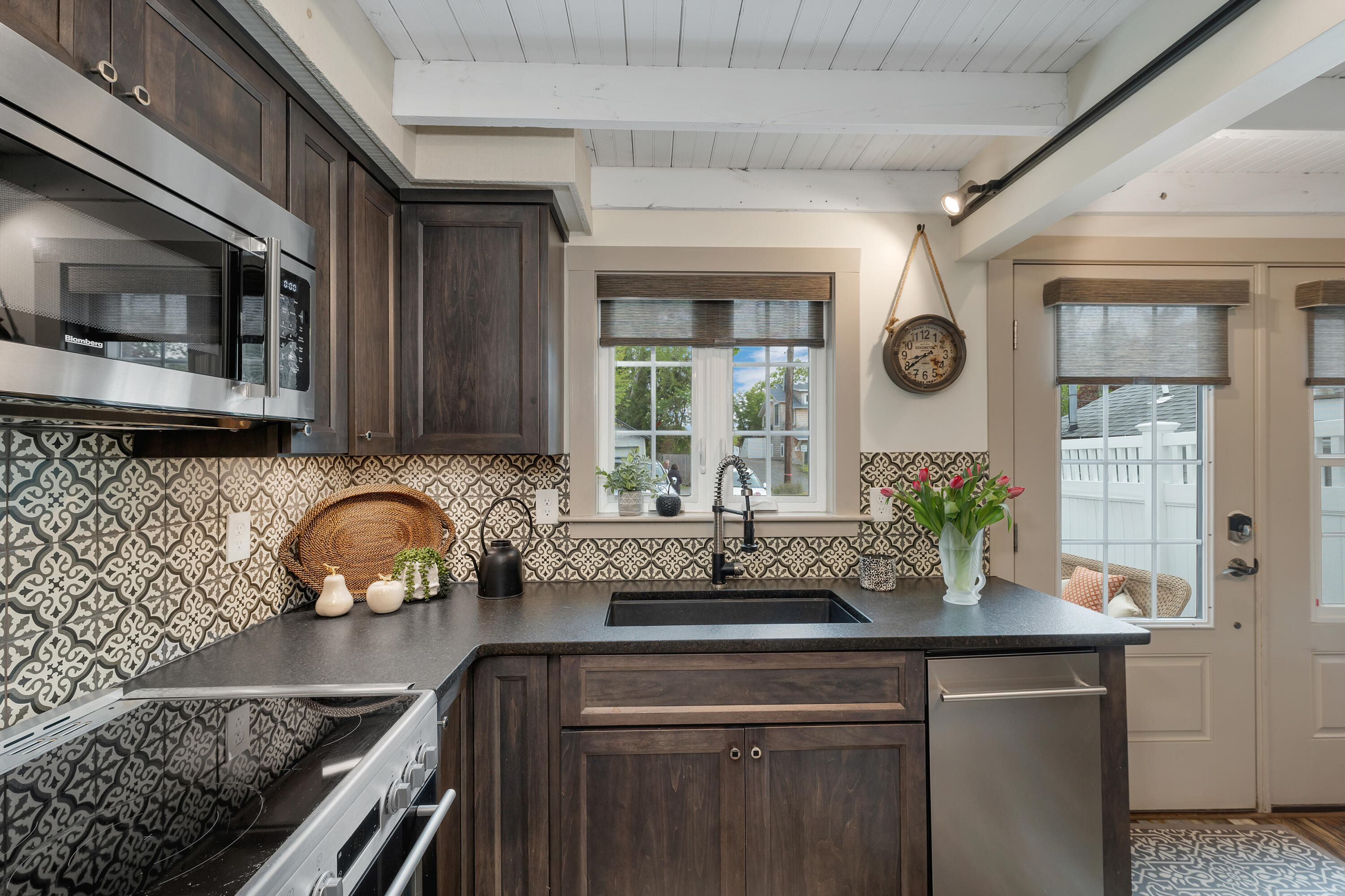 13 Ledge Road, Unit 1 Ogunquit, ME 03907 - Photo 35 of 45 13LedgeRd040