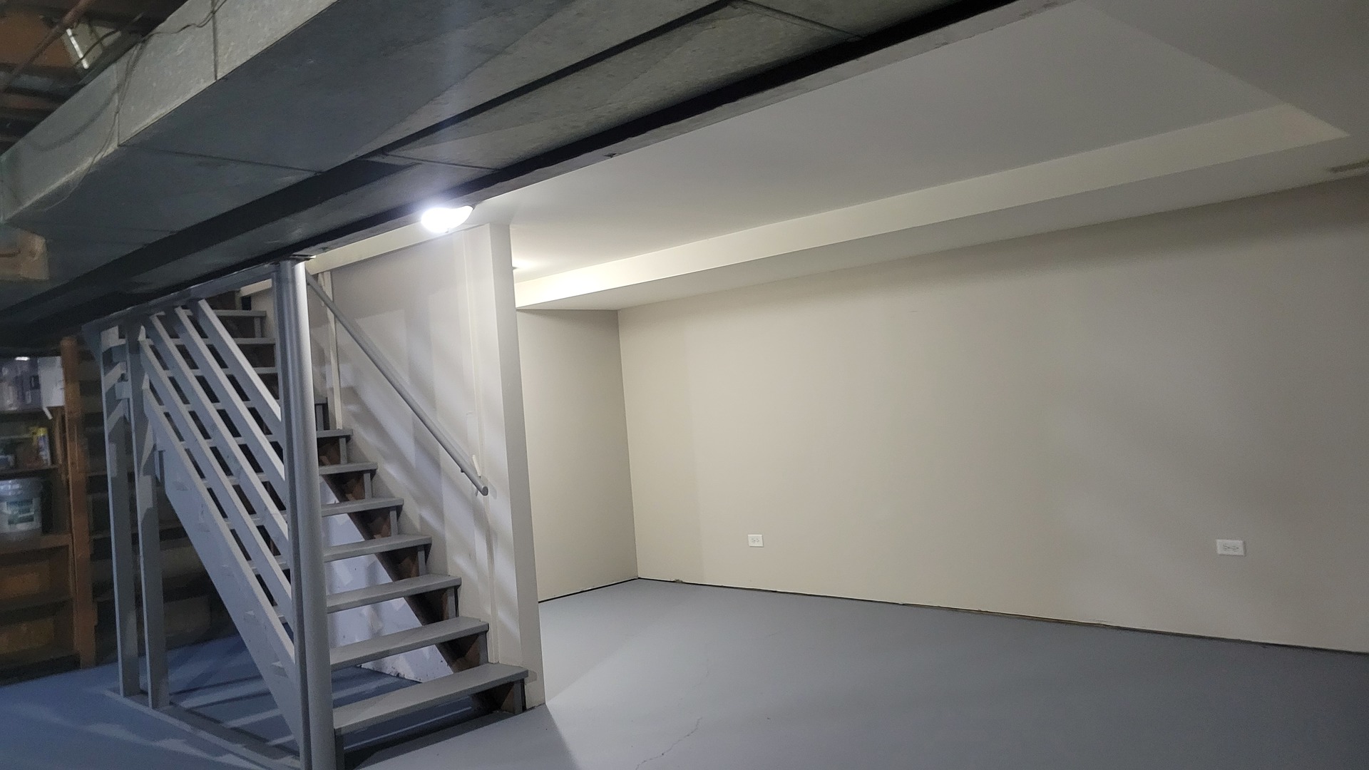 20 Highway Elgin, IL 60124 - Photo 18 of 23 a view of an entryway with staircase